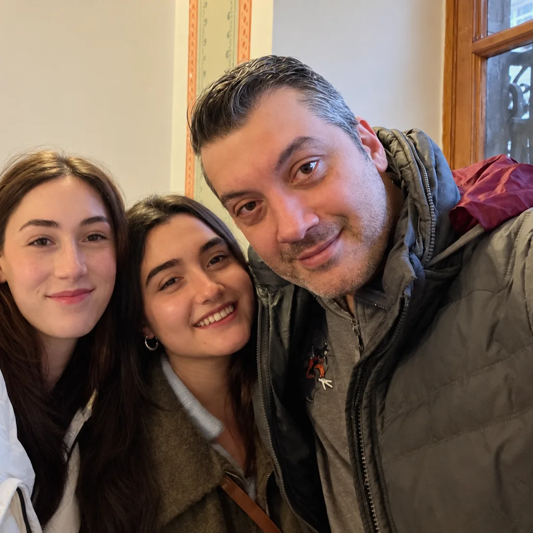 Ozan Rona ve iki öğrencisi